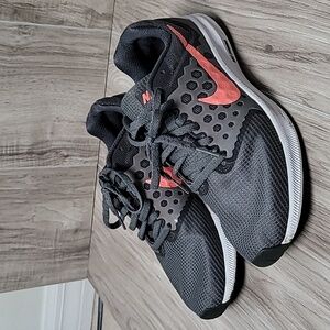 Nike Downshifter 7 Women’s Size 7.5 Gray Coral Running Shoes 852466-001